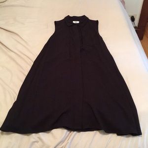 Plain black collard sleeveless dress